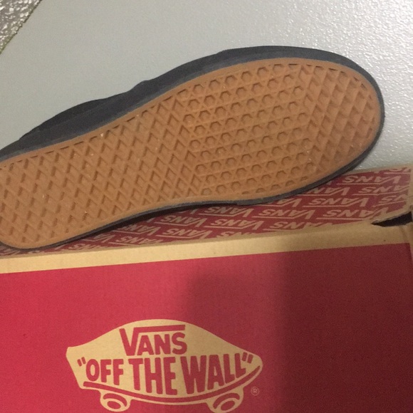 Vans - Picture 4 of 4
